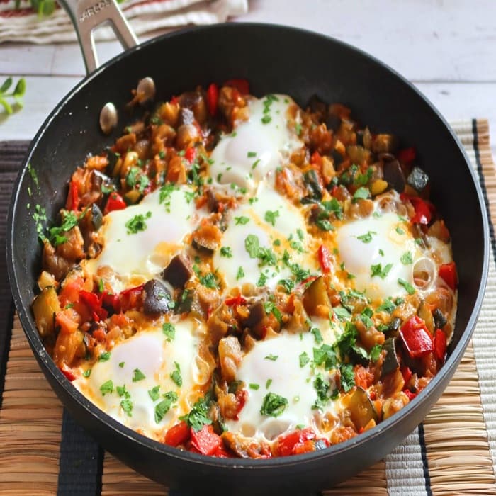 Пісто кон уевос