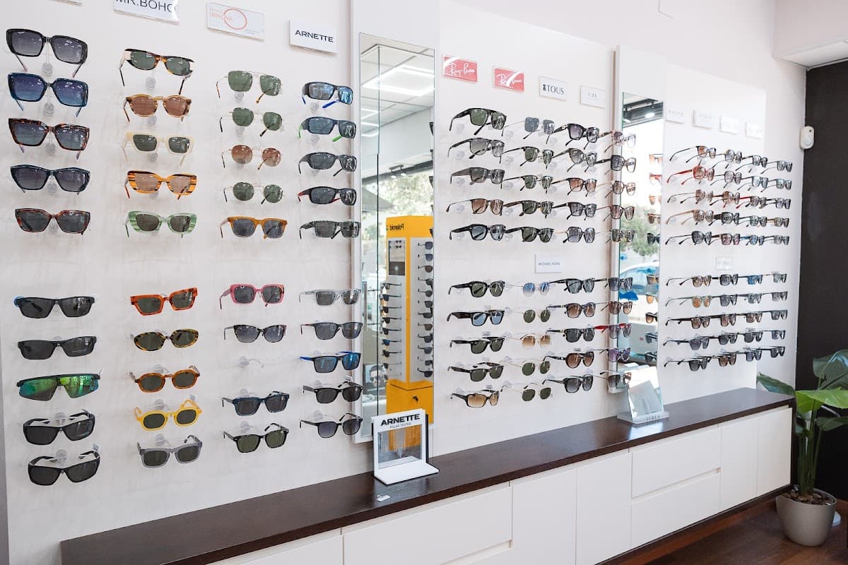 Óptica INNOVA Centro óptico y auditivo Playa San Juan