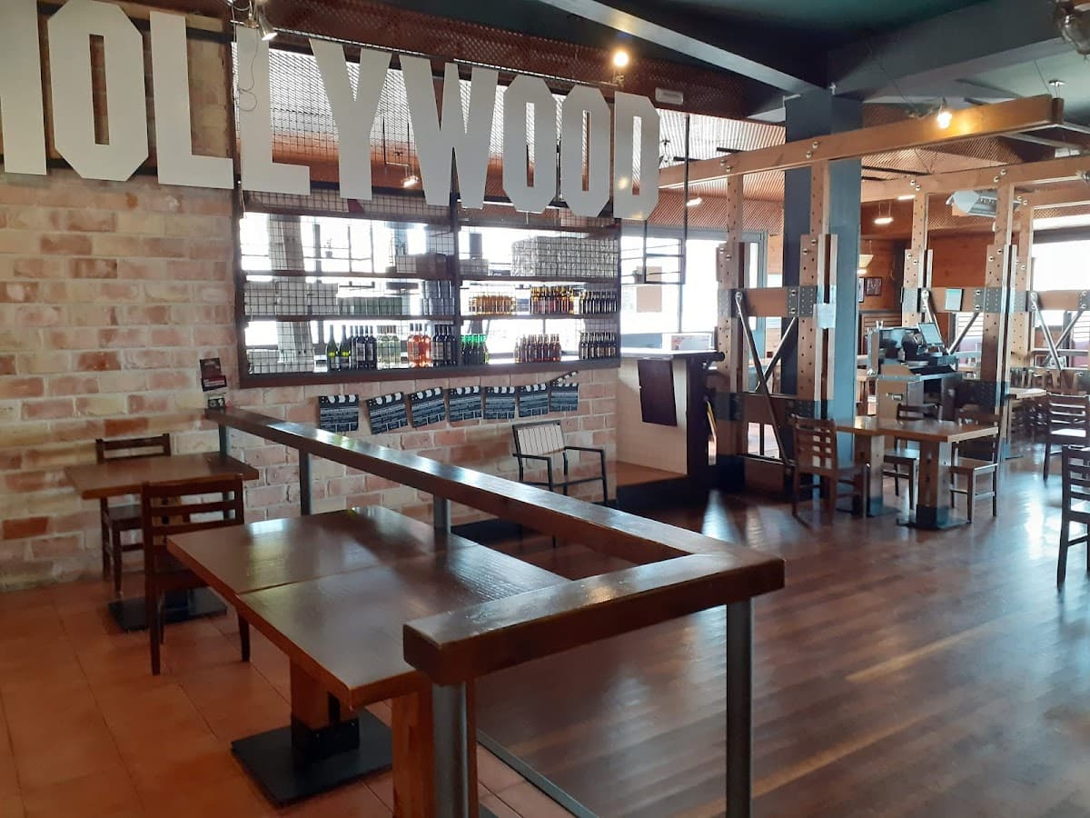 Foster's Hollywood 2