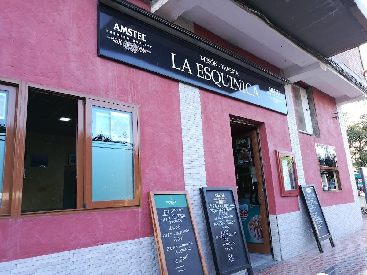 Cafetería Tapería La Esquinica 1