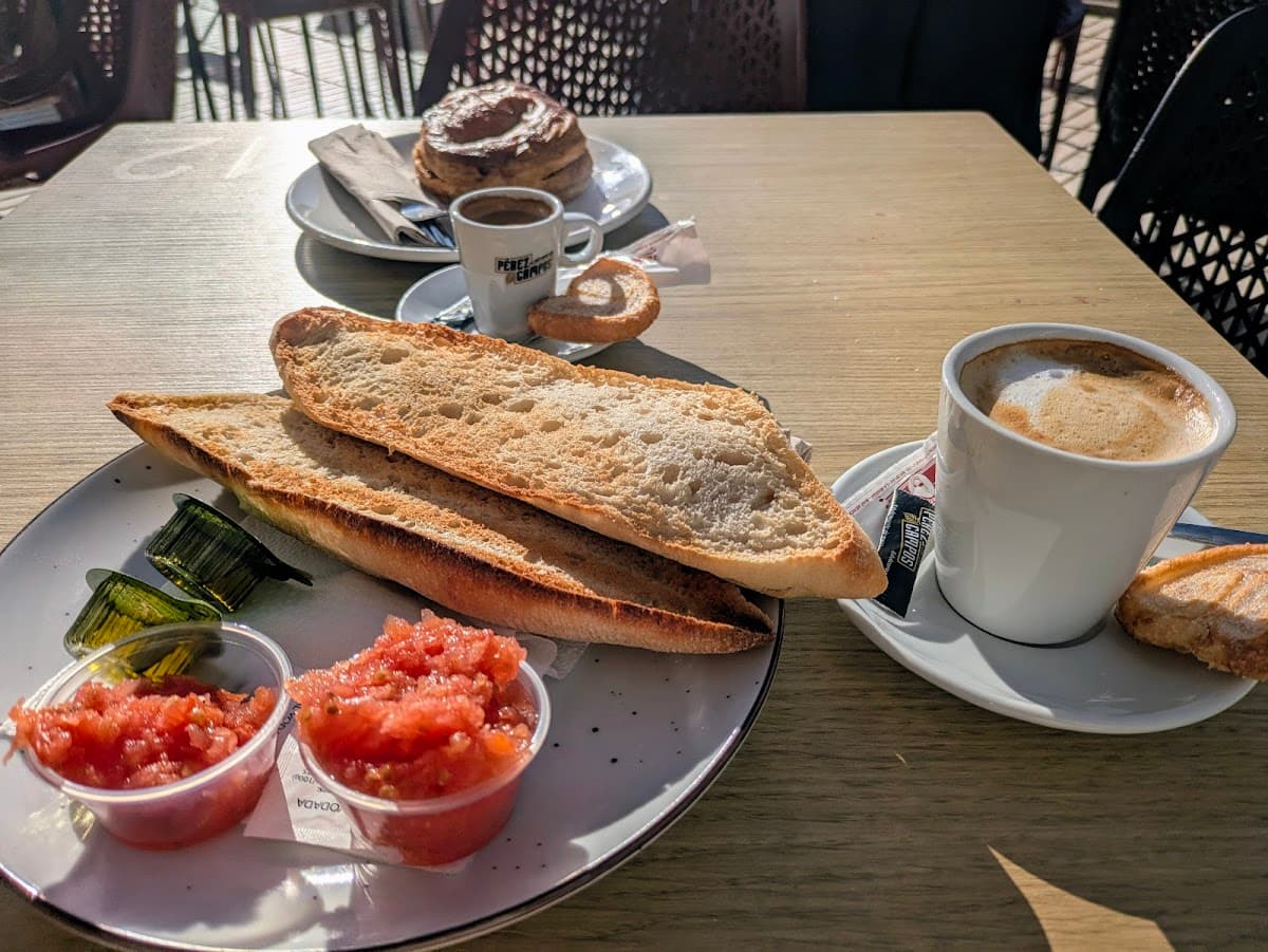 Pedregal 24h Paseo - Panadería - Cafetería - Confitería 2