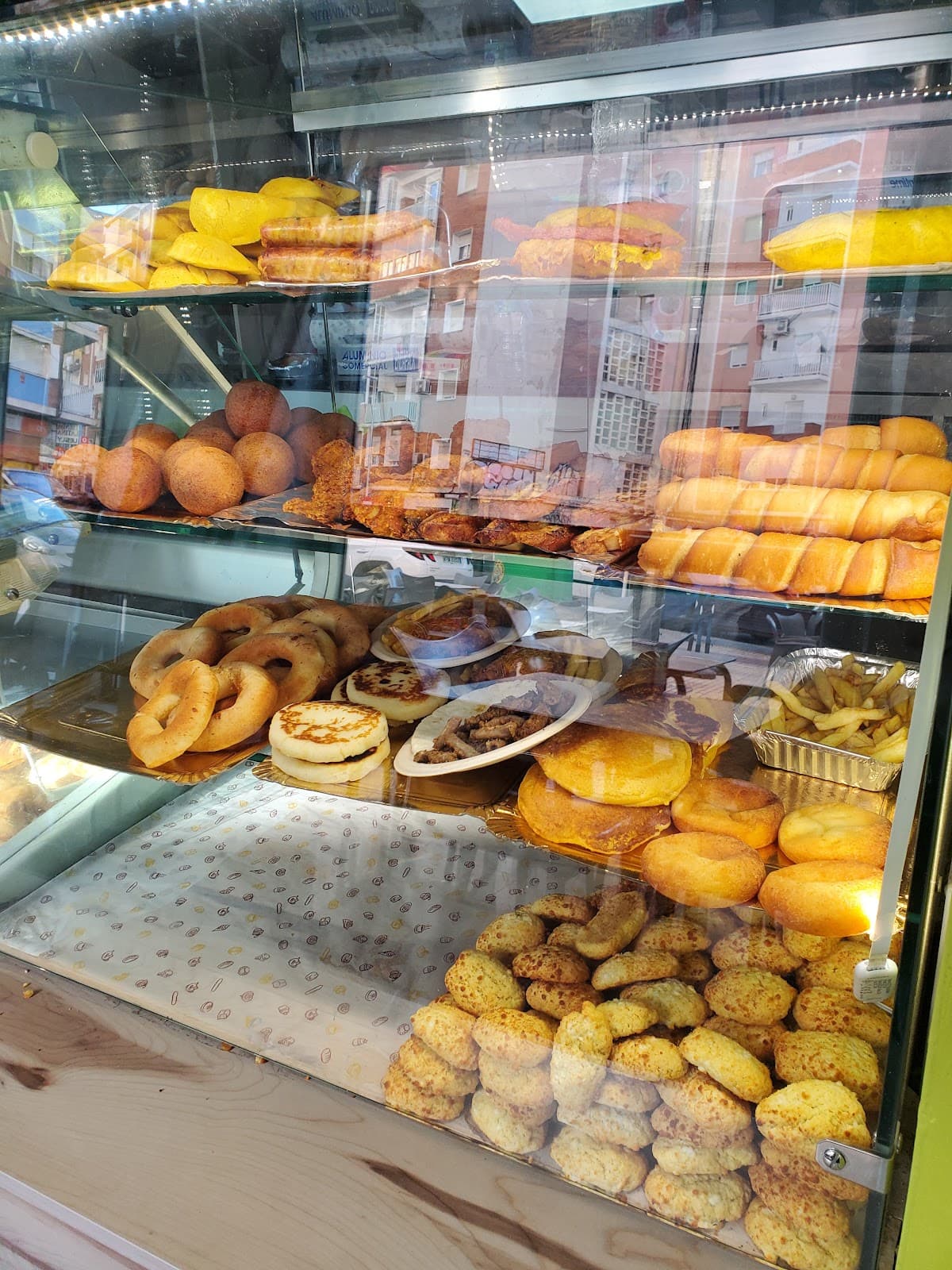 Panadería Bar Tortas Pan 1